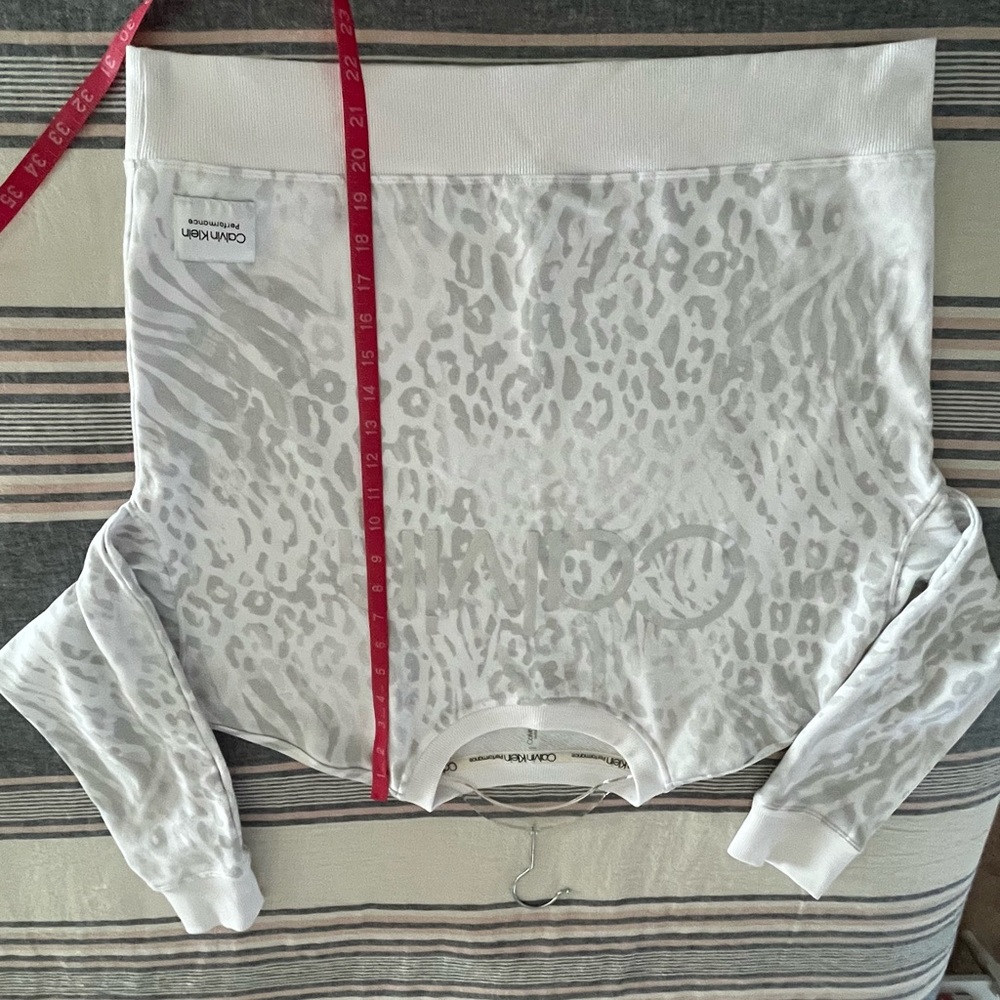 CALVIN KLEIN performance | Med | LIKE NEW! - Picture 8 of 11